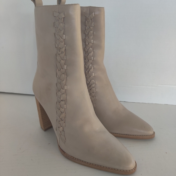 Matisse ankle bootSize 6M, Women'sColor Cream, no original BoxLike New never - Picture 1 of 8